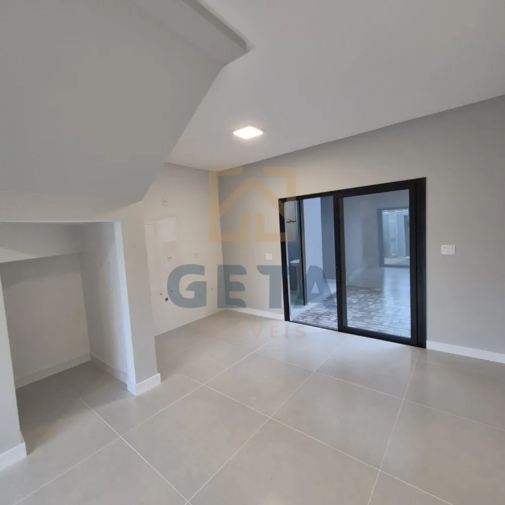 🏡✨ SOBRADOS DE ALTO PADRÃO NO BAIRRO SANTA REGINA — CAMBORIÚ