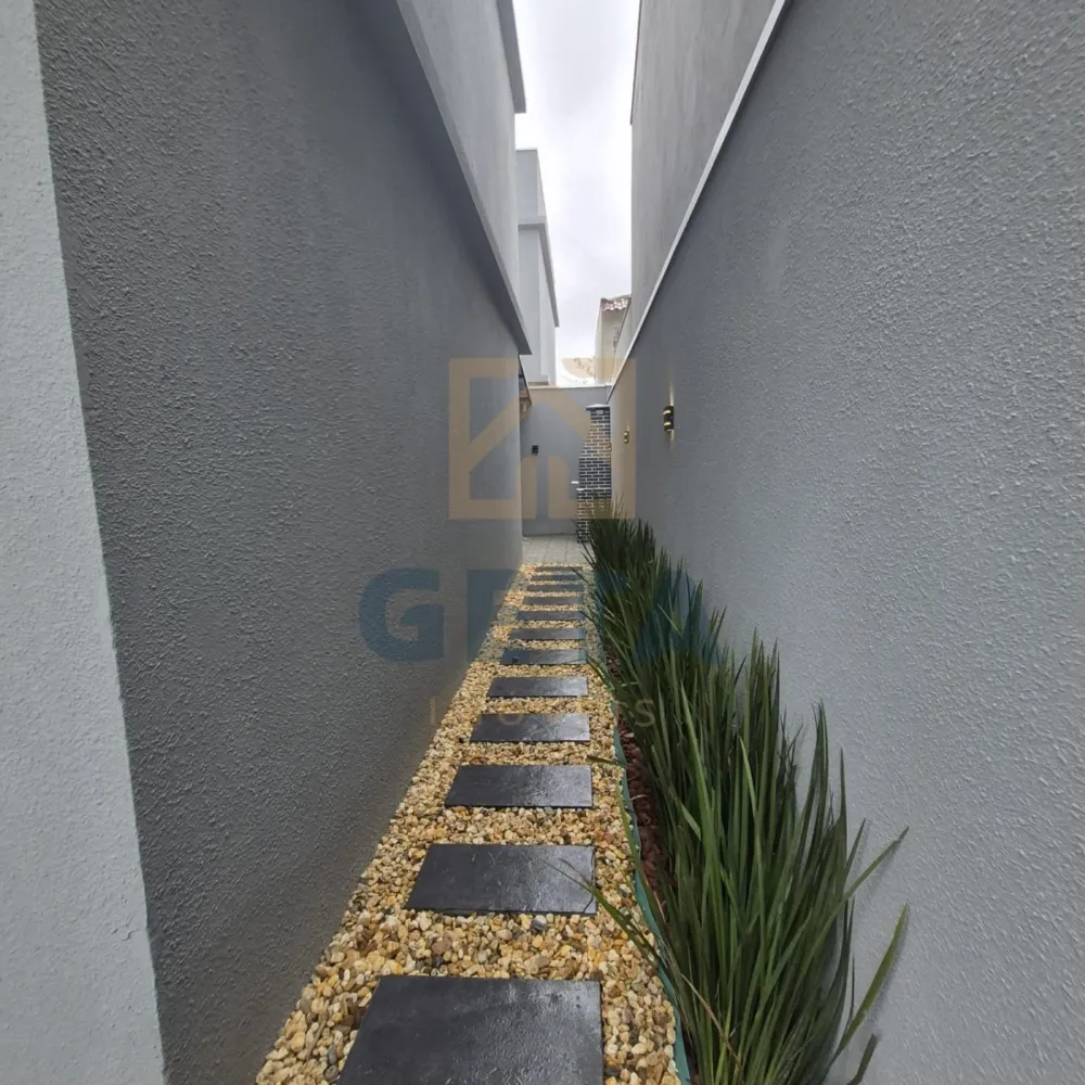 🏡✨ SOBRADOS DE ALTO PADRÃO NO BAIRRO SANTA REGINA — CAMBORIÚ