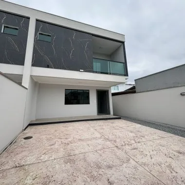 Sobrado 2 suítes para Venda no bairro Rio Pequeno em Camboriú