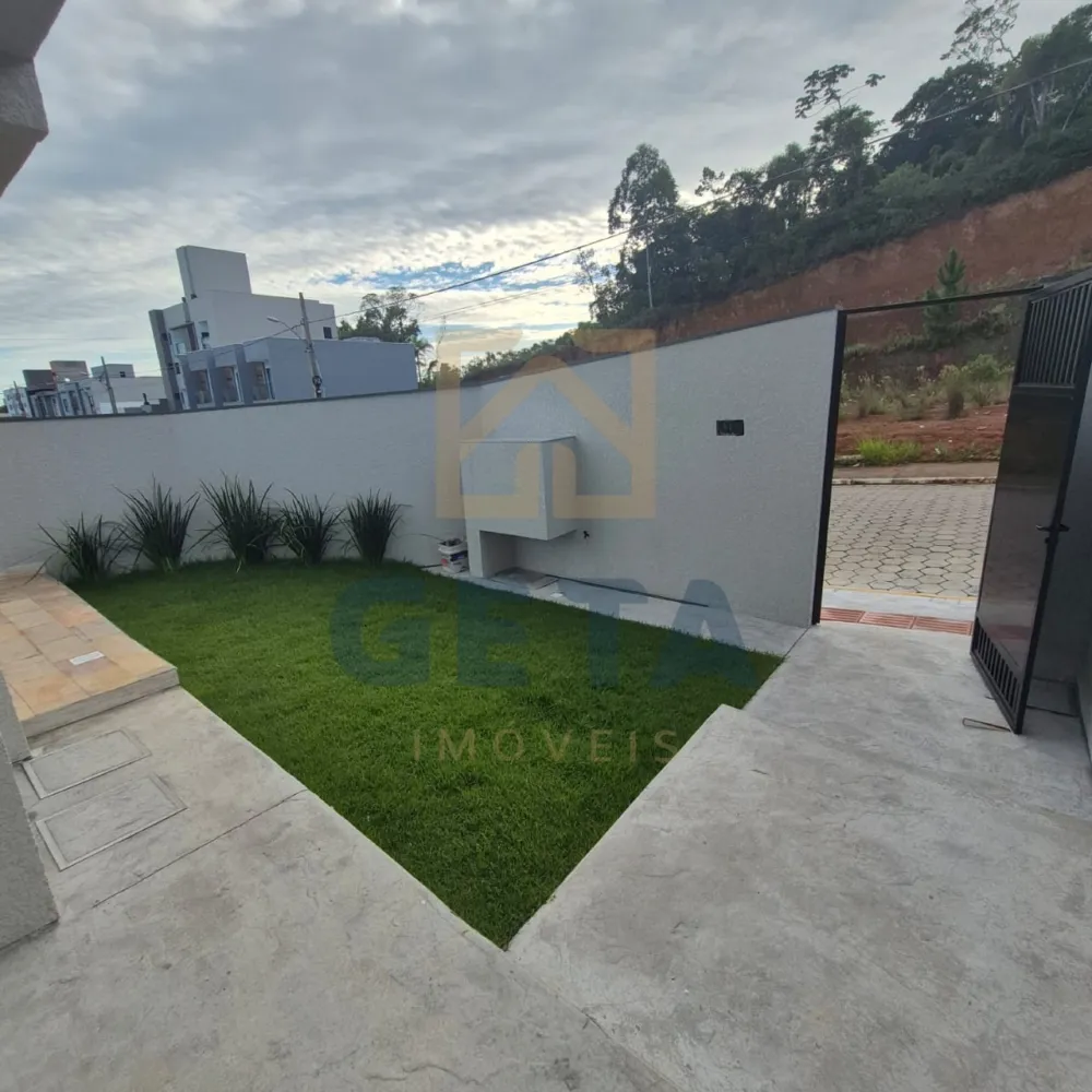 Sobrado com piscina e excelente espaço externo — oportunidade imperdível