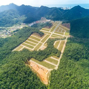 Seu Terreno dos Sonhos no condomínio Colinas De Camboriú Village Seu Terreno dos Sonhos no condomínio Colinas De Camboriú Village