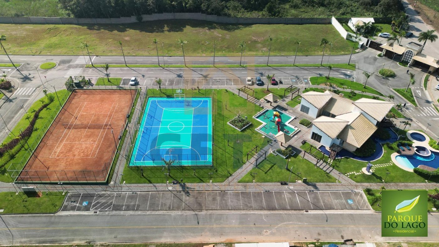 Terreno à Venda em Camboriú, Centro - Condomínio Parque do Lago