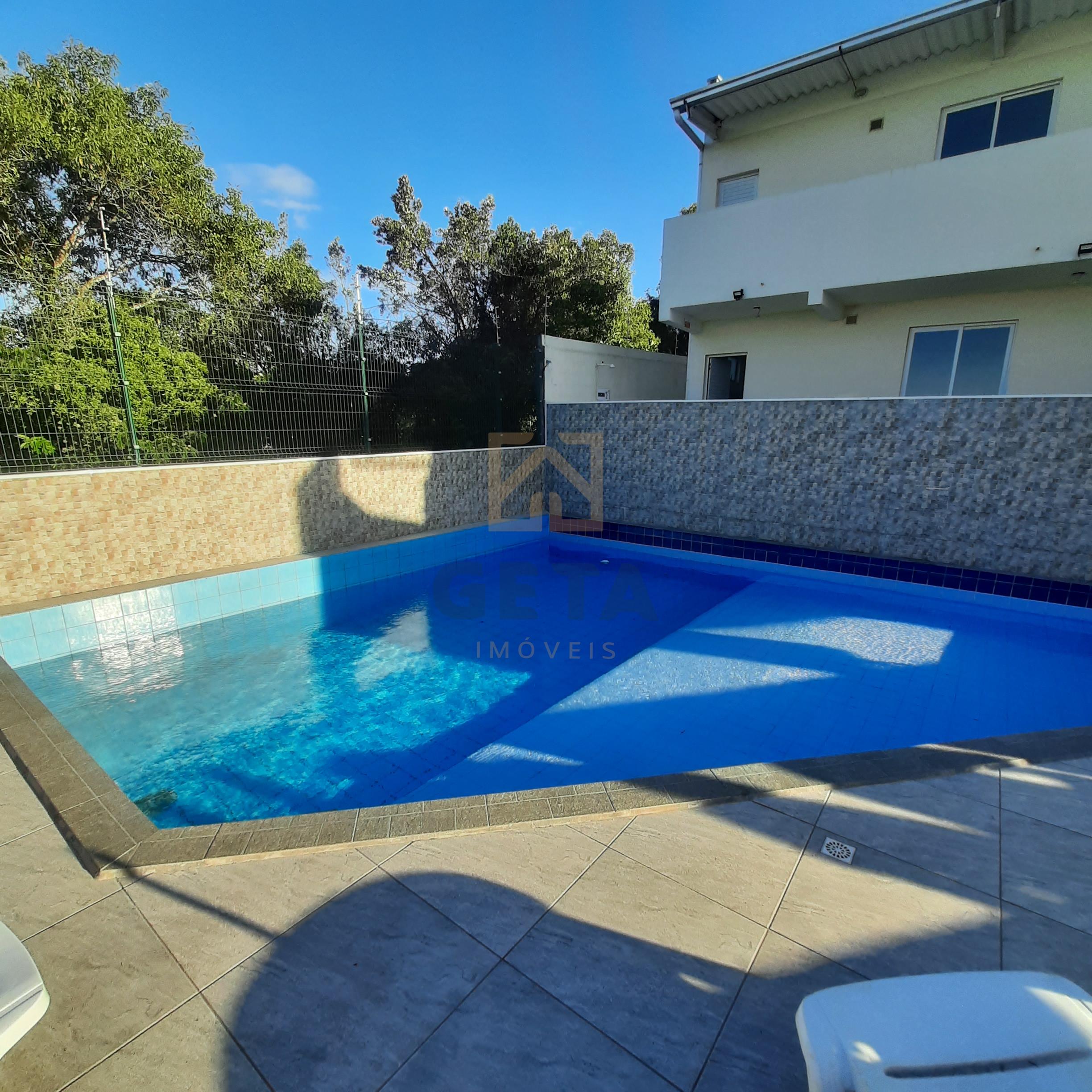 Apartamento mobiliado  – 3 Quartos sendo uma Suíte 