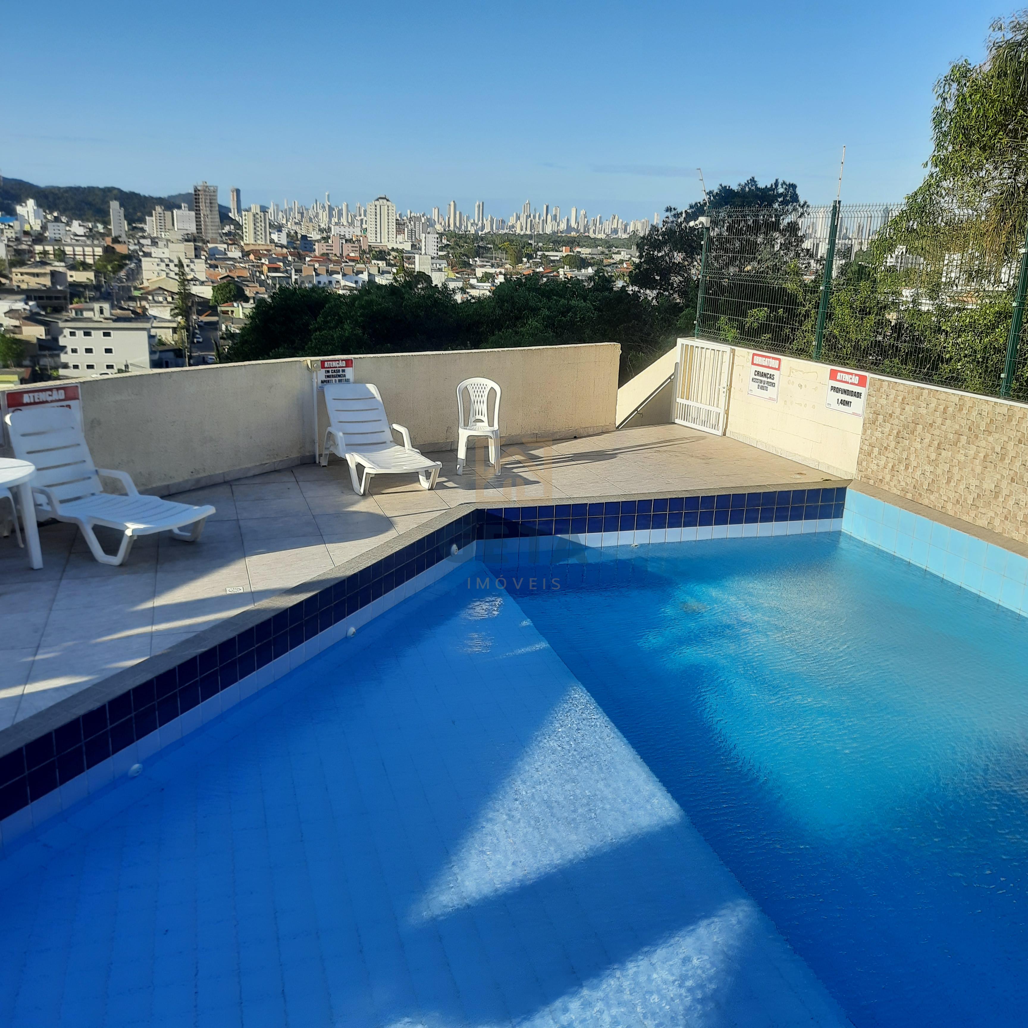 Apartamento mobiliado  – 3 Quartos sendo uma Suíte 