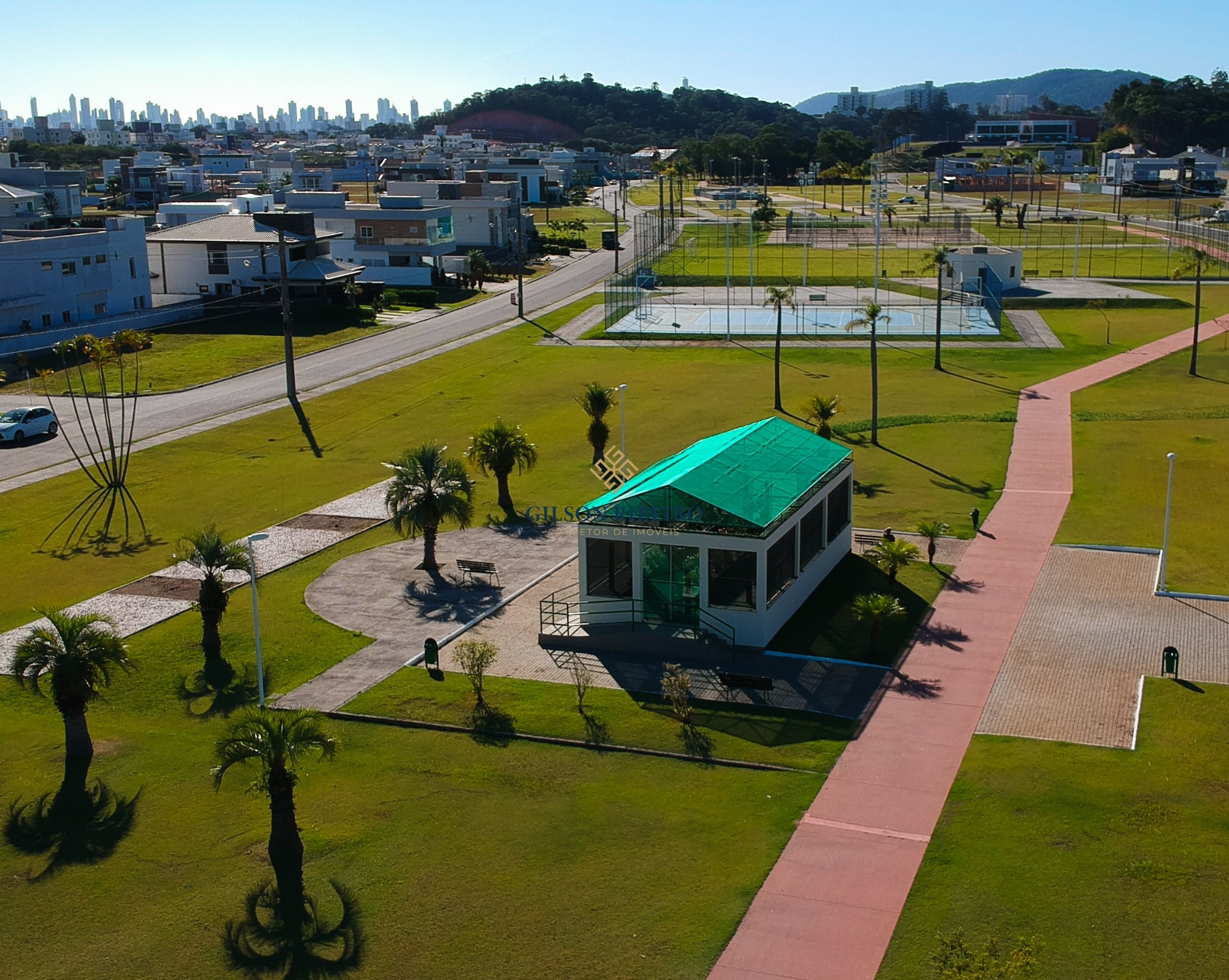 Casa, 4 quartos, 270 m² - Foto 31