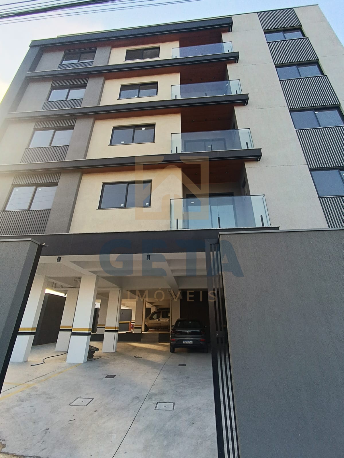 OPORTUNIDADE ÚNICA NO BAIRRO QUE MAIS VALORIZA EM CAMBORIÚ!
