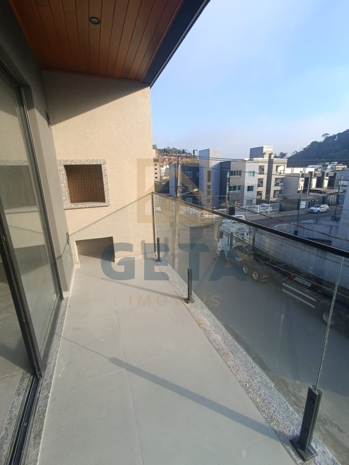 OPORTUNIDADE ÚNICA NO BAIRRO QUE MAIS VALORIZA EM CAMBORIÚ!
