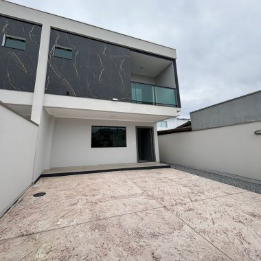 Sobrado 2 suítes para Venda no bairro Rio Pequeno em Camboriú