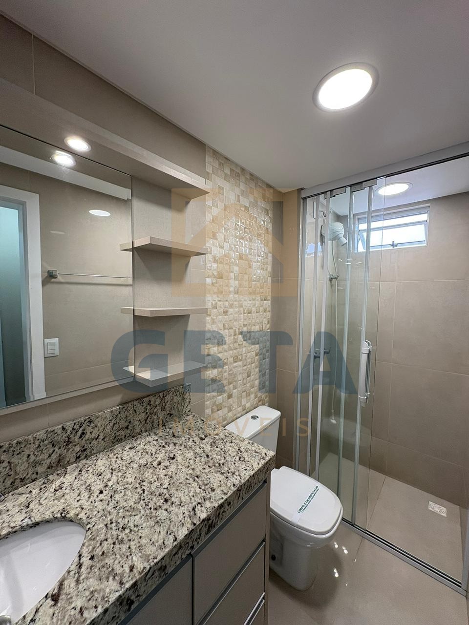 Apartamento mobiliado  – 3 Quartos sendo uma Suíte 