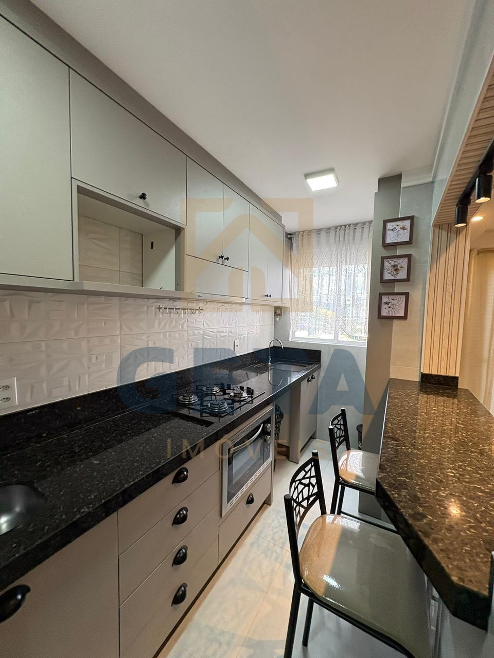 Apartamento mobiliado  – 3 Quartos sendo uma Suíte 