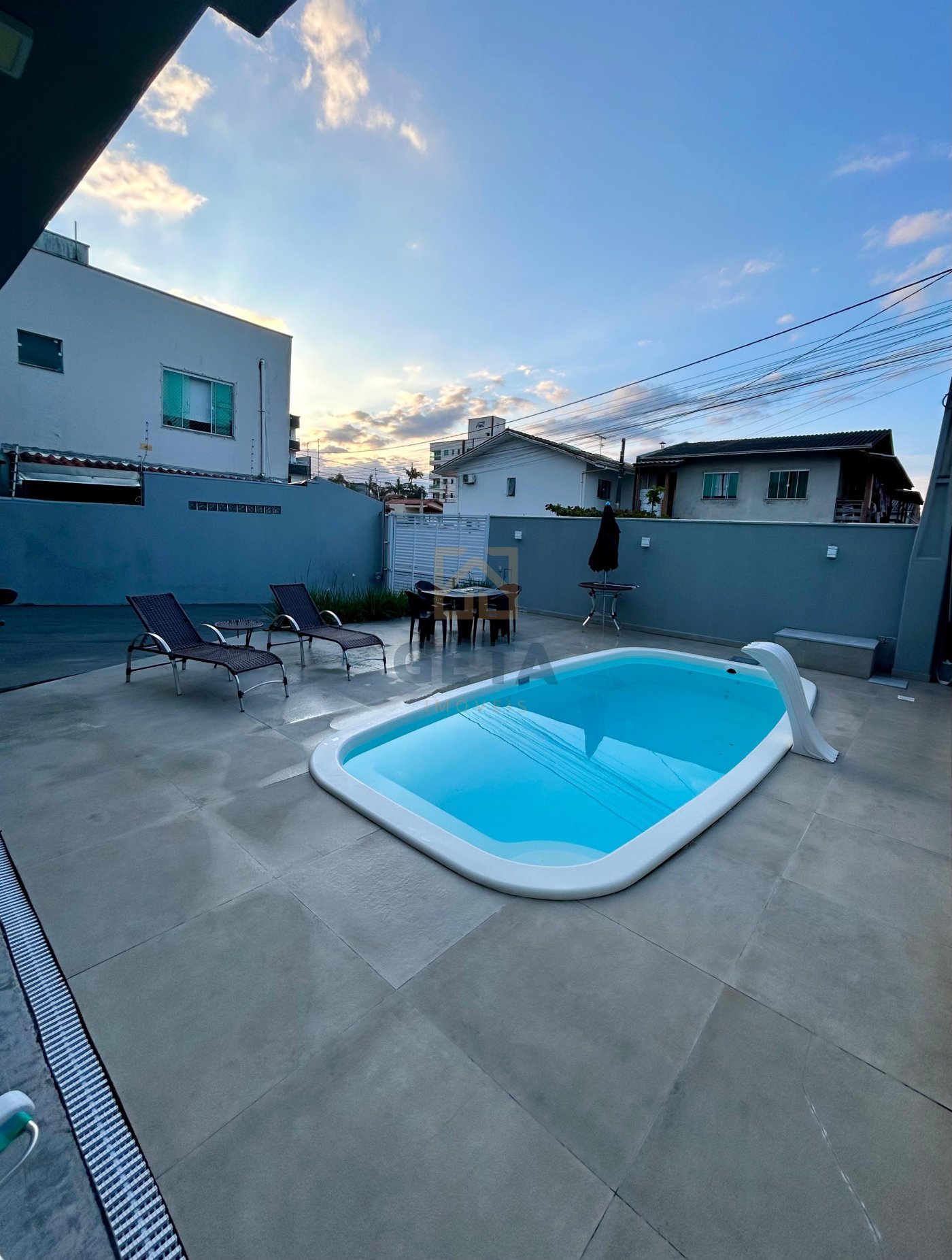  Casa dos sonhos à venda em Camboriú –no Centro de Camboriú
