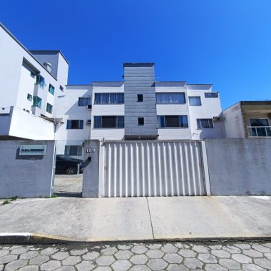 Apartamento 2 quartos para aluguel no bairro Santa Regina  em Camboriú