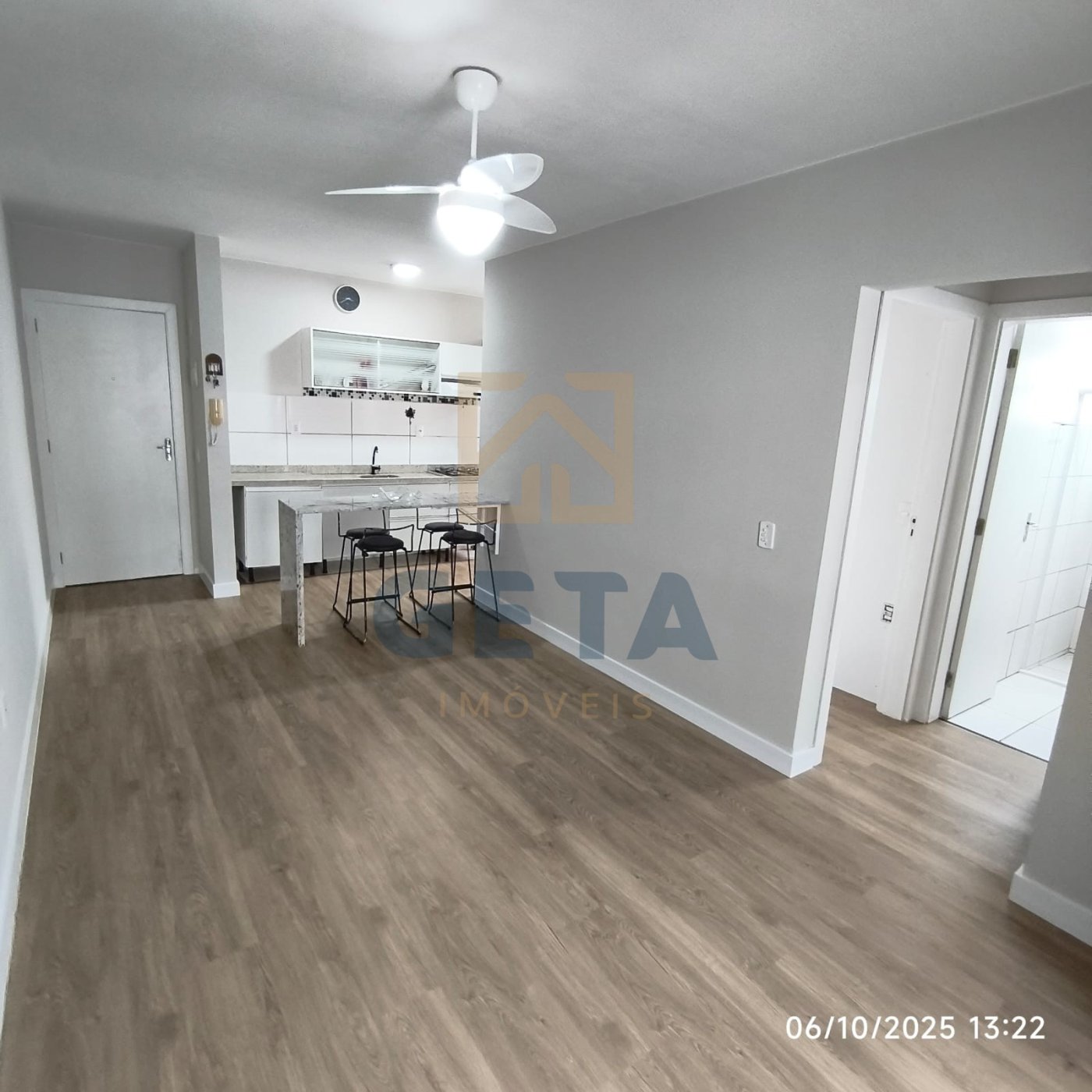 Apartamento à venda no Residencial Maria Helena — Bairro Cedros, Camboriú/SC