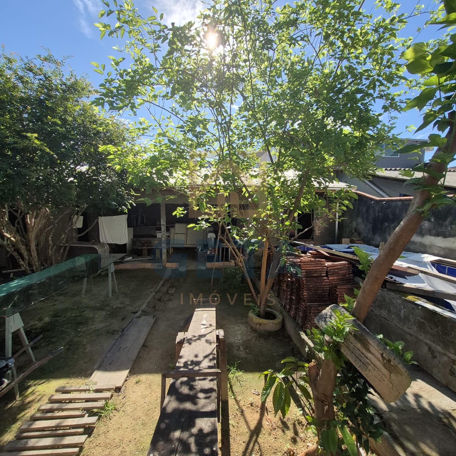 Terreno à venda com duas casas – Bairro Lídia Duarte | Camboriú