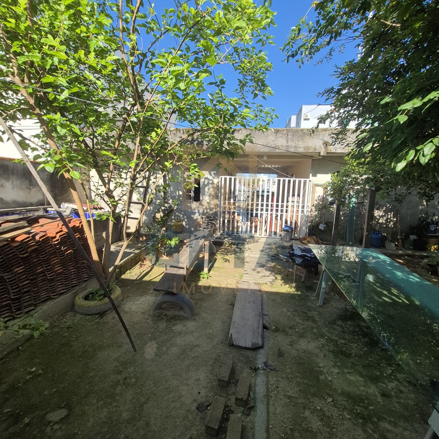 Terreno à venda com duas casas – Bairro Lídia Duarte | Camboriú