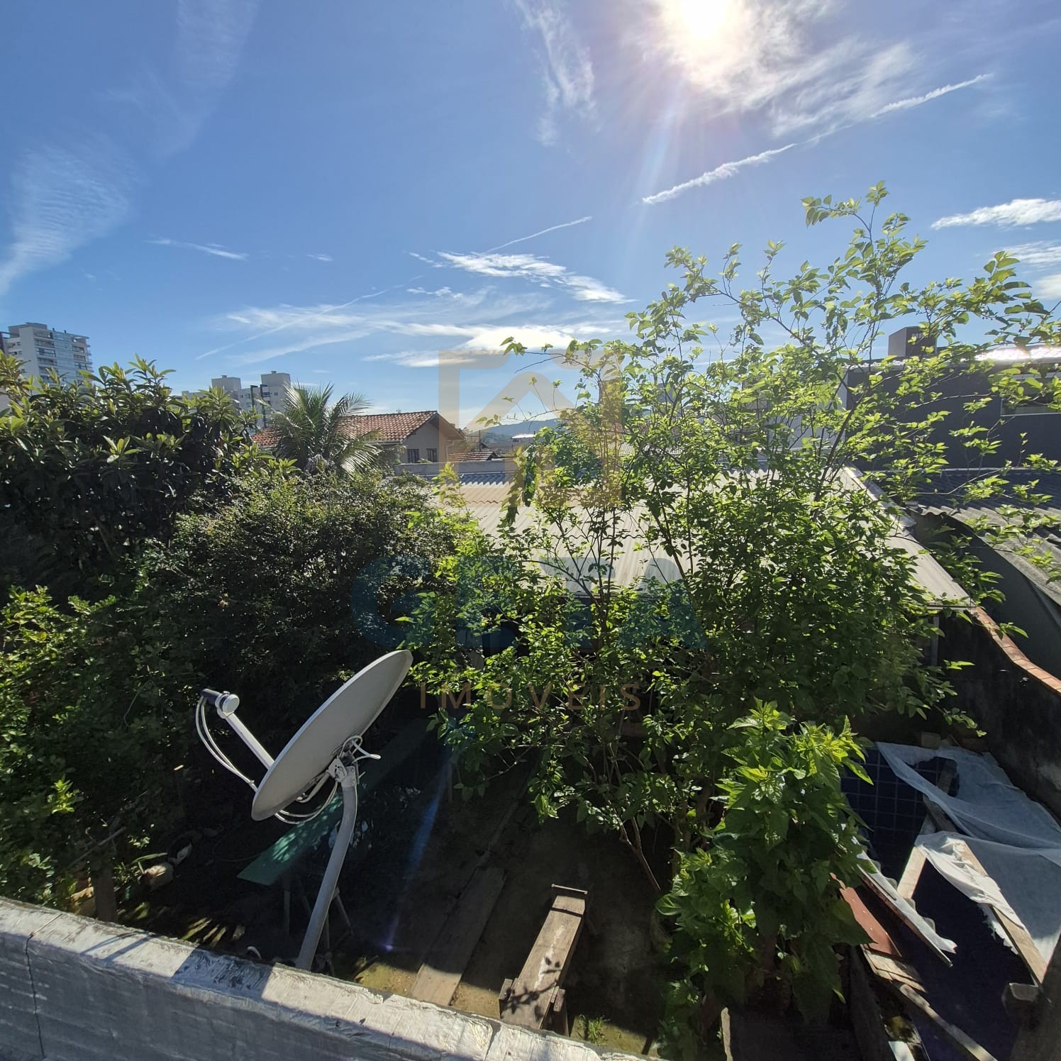 Terreno à venda com duas casas – Bairro Lídia Duarte | Camboriú