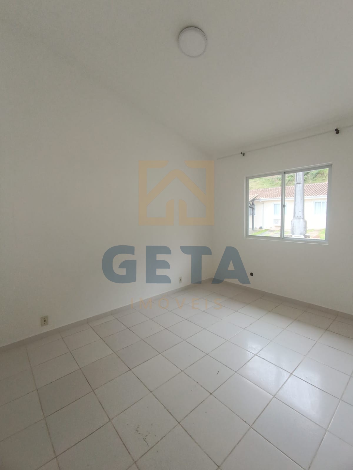 Casa 2 quartos para Locação Anual no bairro Lídia Duarte em Camboriú