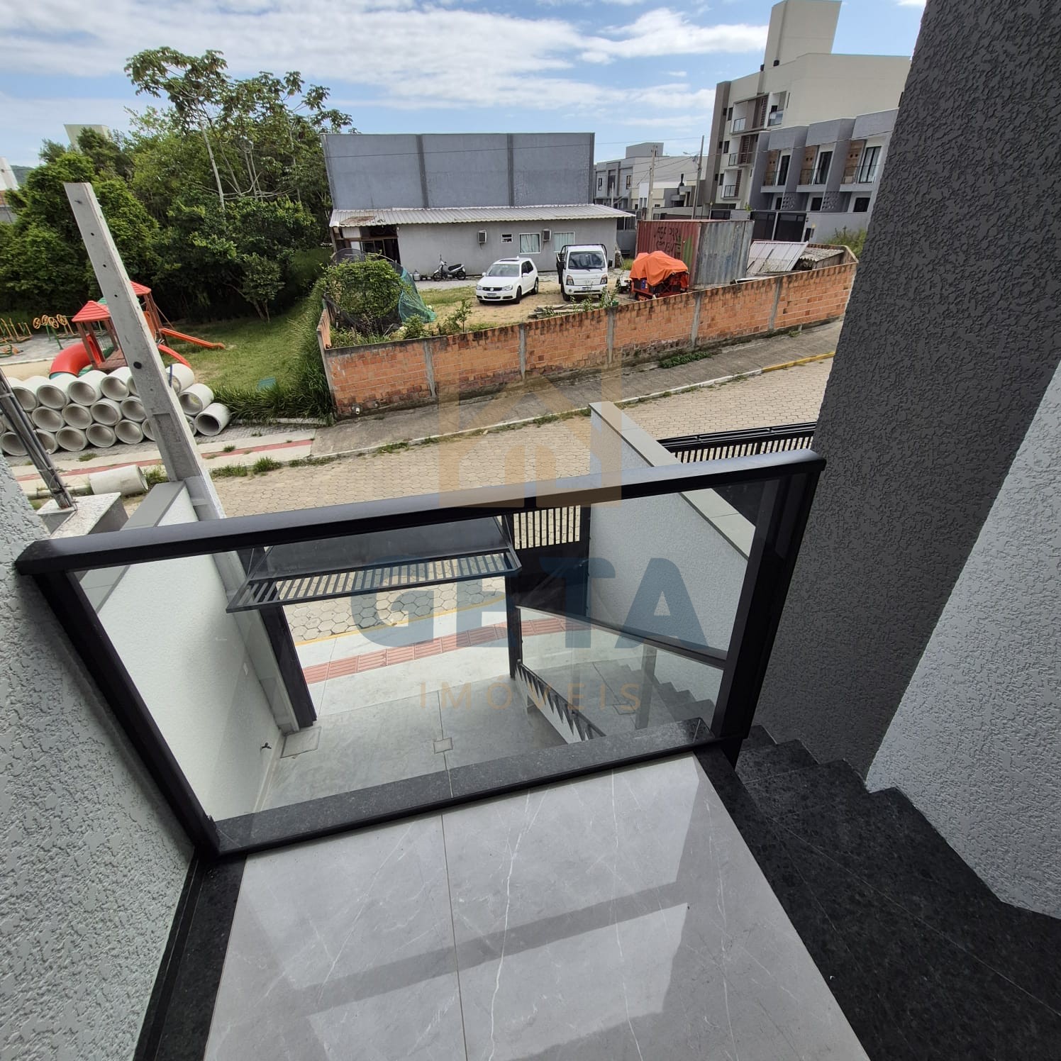 Triplex amplo e versátil em Camboriú — excelente oportunidade