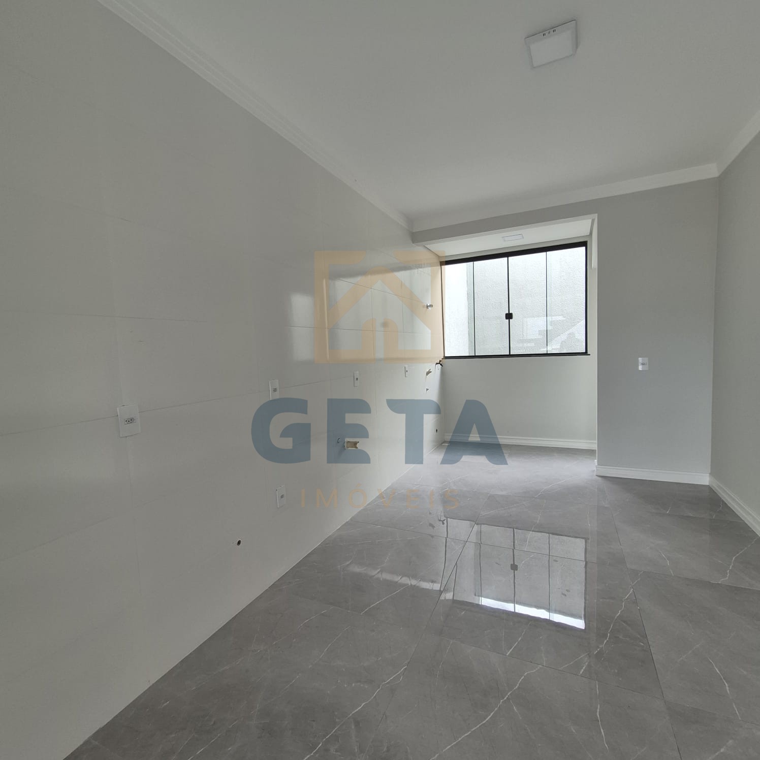 Triplex amplo e versátil em Camboriú — excelente oportunidade