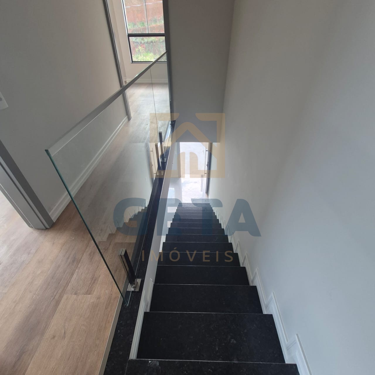 Sobrado com piscina e excelente espaço externo — oportunidade imperdível