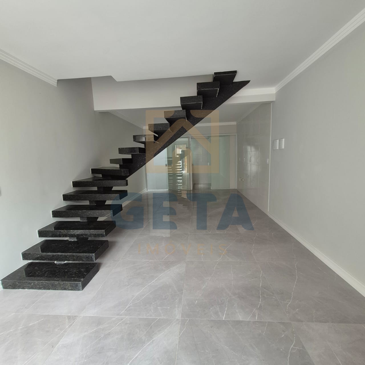 Sobrado moderno e funcional — ótima oportunidade