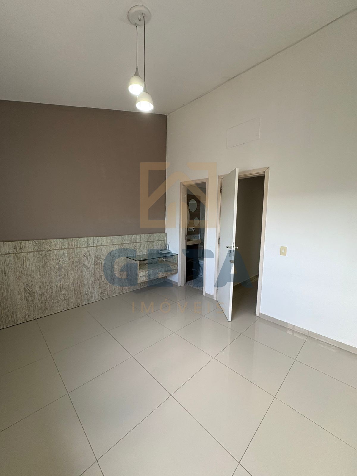 Sobrado para Locação no Condomínio Colina do Cedro 