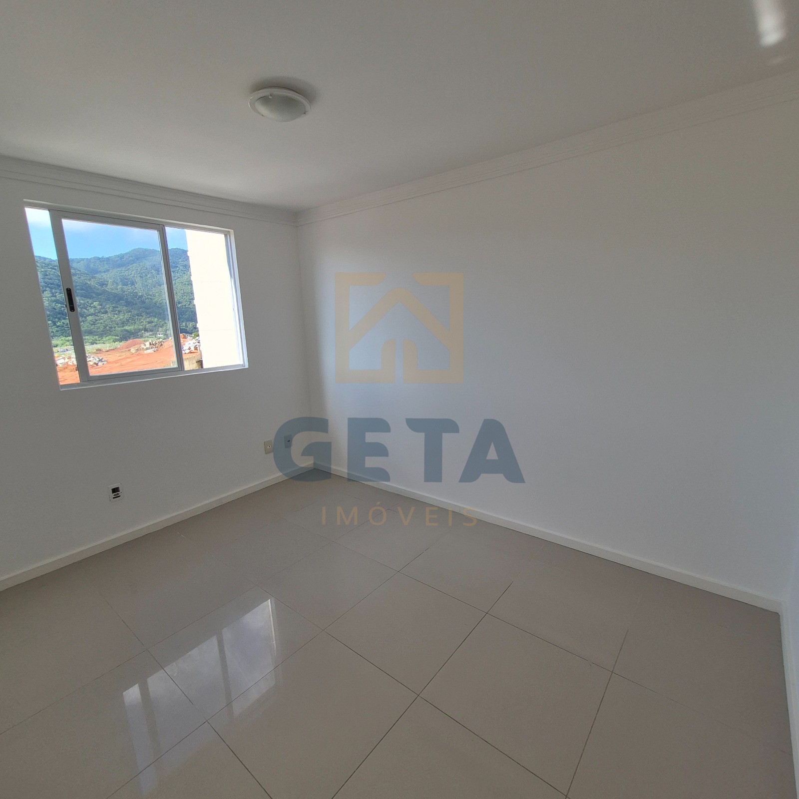 Apartamento 2 quartos para locação no bairro Lídia Duarte em Camboriú