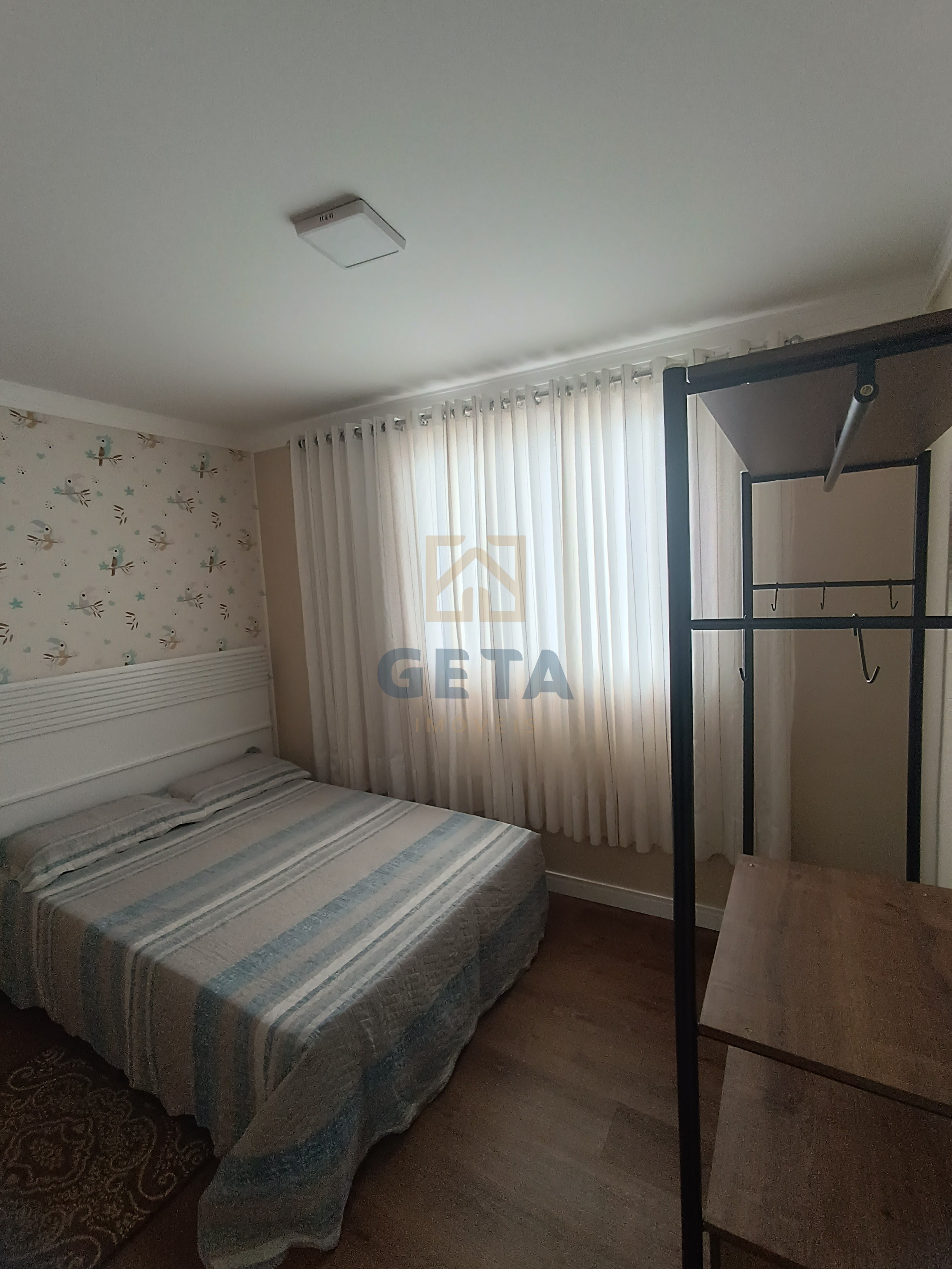Apartamento mobiliado  – 3 Quartos sendo uma Suíte para locação