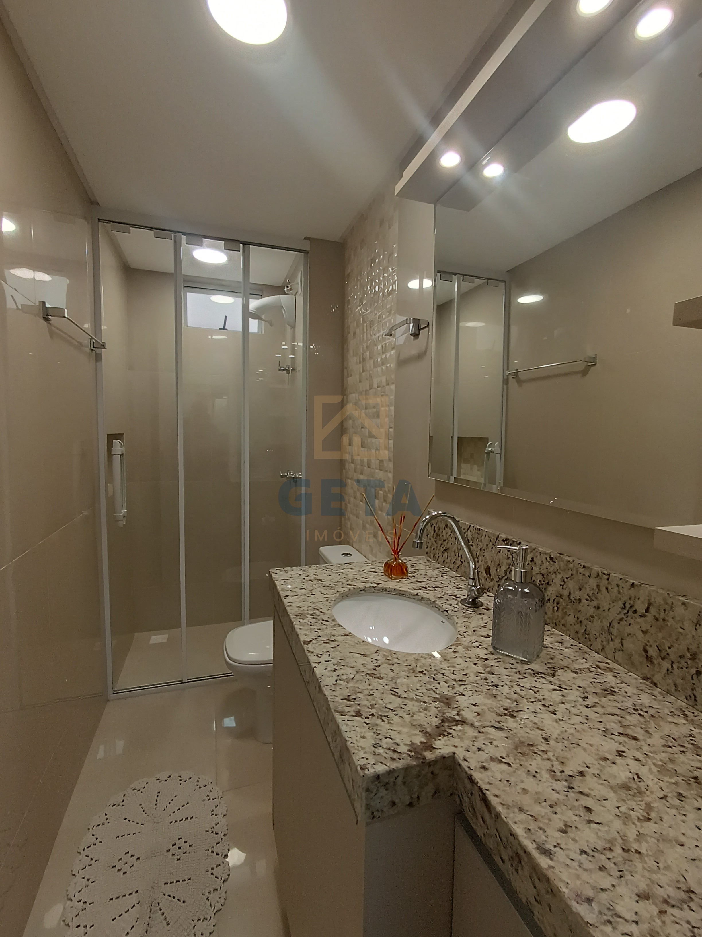 Apartamento mobiliado  – 3 Quartos sendo uma Suíte para locação