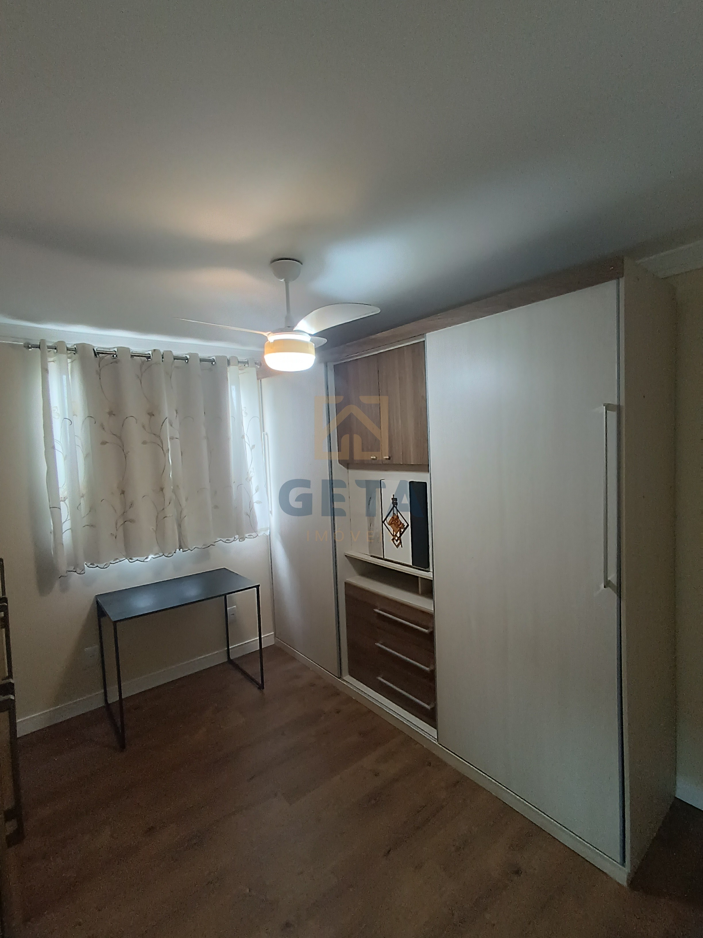 Apartamento mobiliado  – 3 Quartos sendo uma Suíte para locação