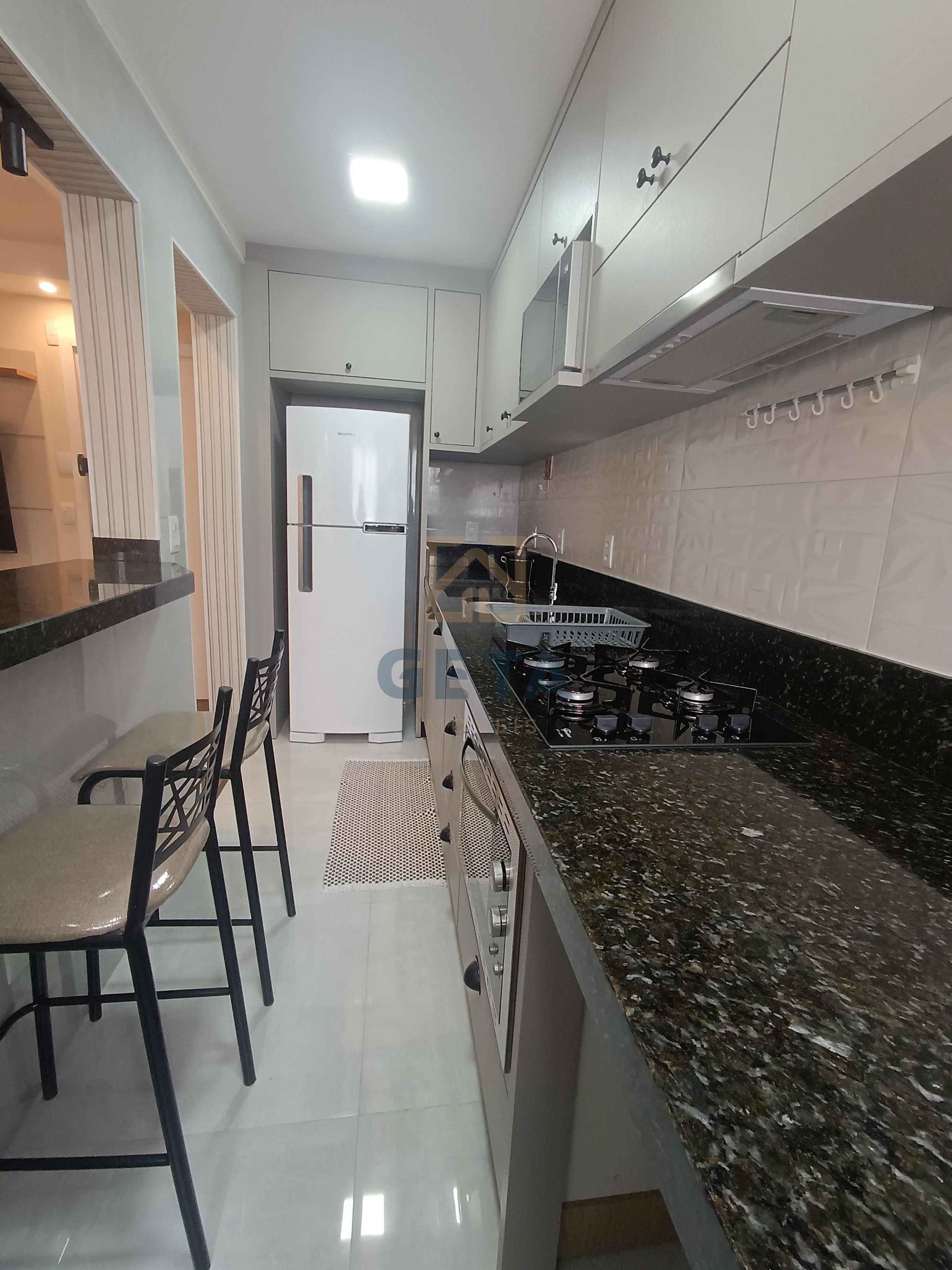 Apartamento mobiliado  – 3 Quartos sendo uma Suíte para locação