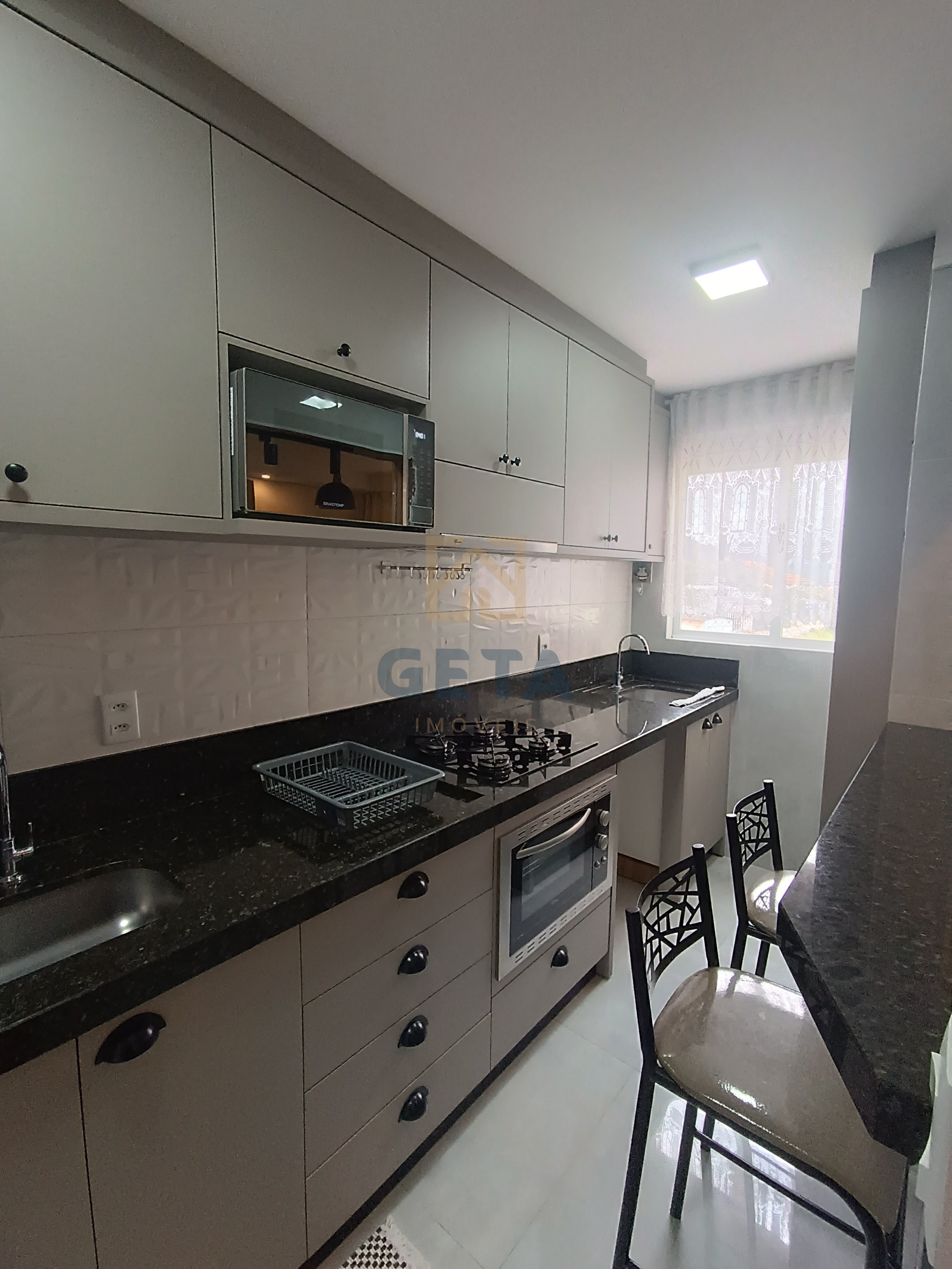 Apartamento mobiliado  – 3 Quartos sendo uma Suíte para locação