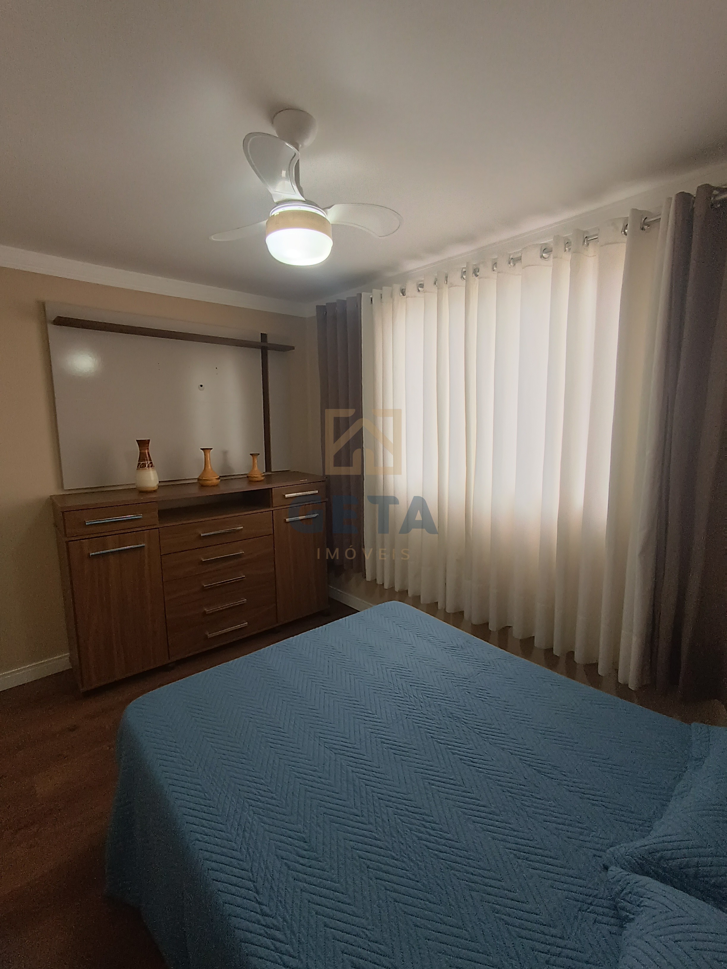 Apartamento mobiliado  – 3 Quartos sendo uma Suíte para locação