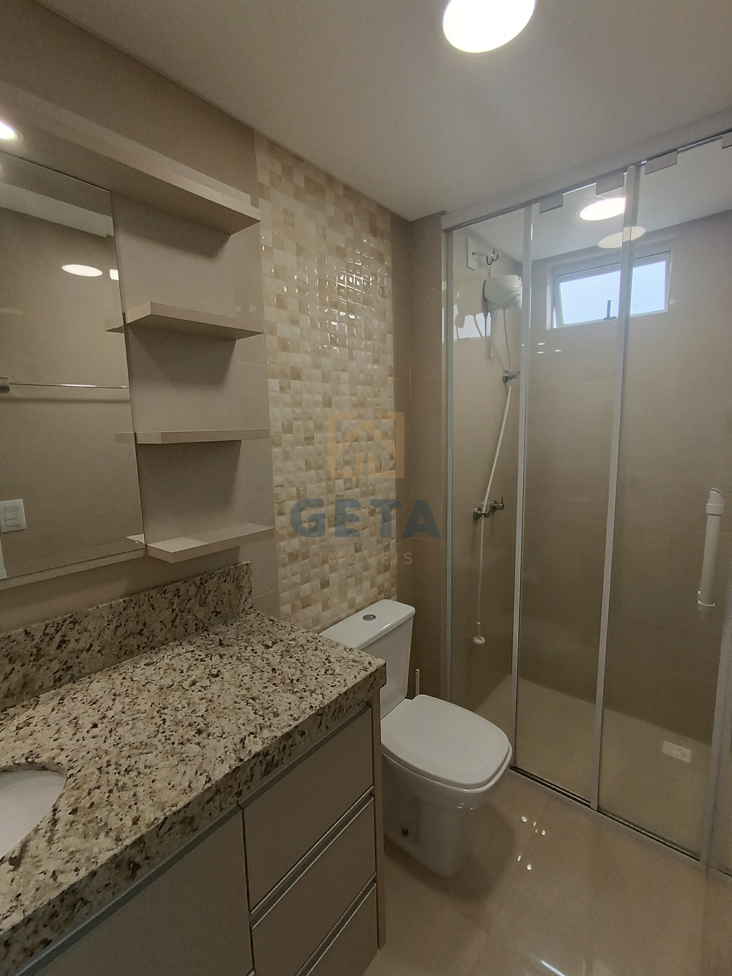 Apartamento mobiliado  – 3 Quartos sendo uma Suíte para locação