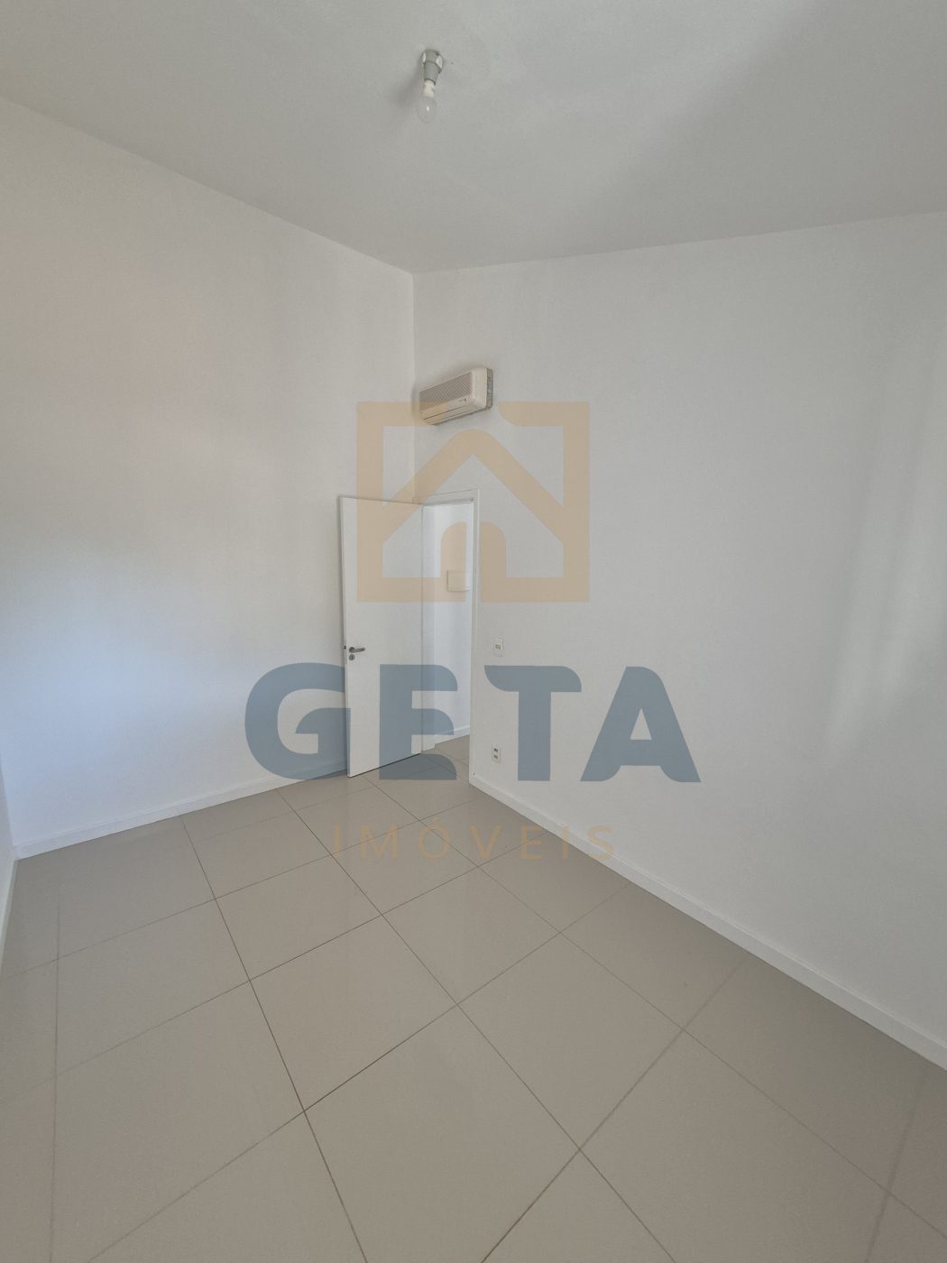 Casa 2 quartos para Locação Anual no bairro Lídia Duarte em Camboriú