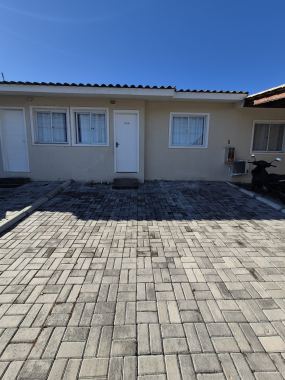 Casa 2 quartos para Locação Anual no bairro Lídia Duarte em Camboriú