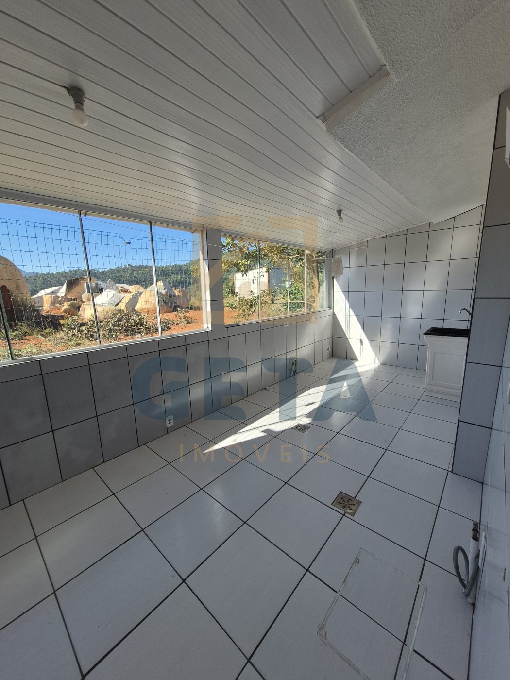 Casa 2 quartos para Locação Anual no bairro Lídia Duarte em Camboriú