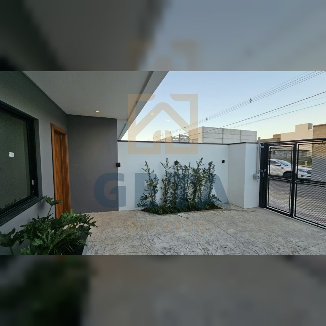 Sobrado recém-pronto no Rio Pequeno, em Camboriú