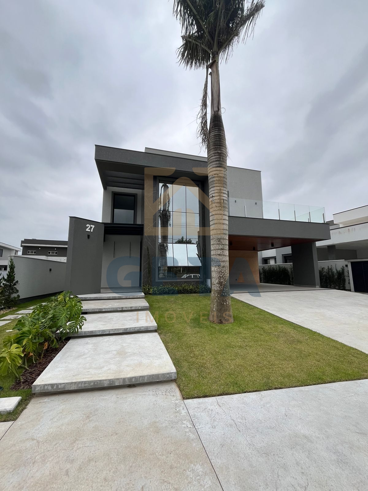 Casa, 4 quartos, 270 m² - Foto 1