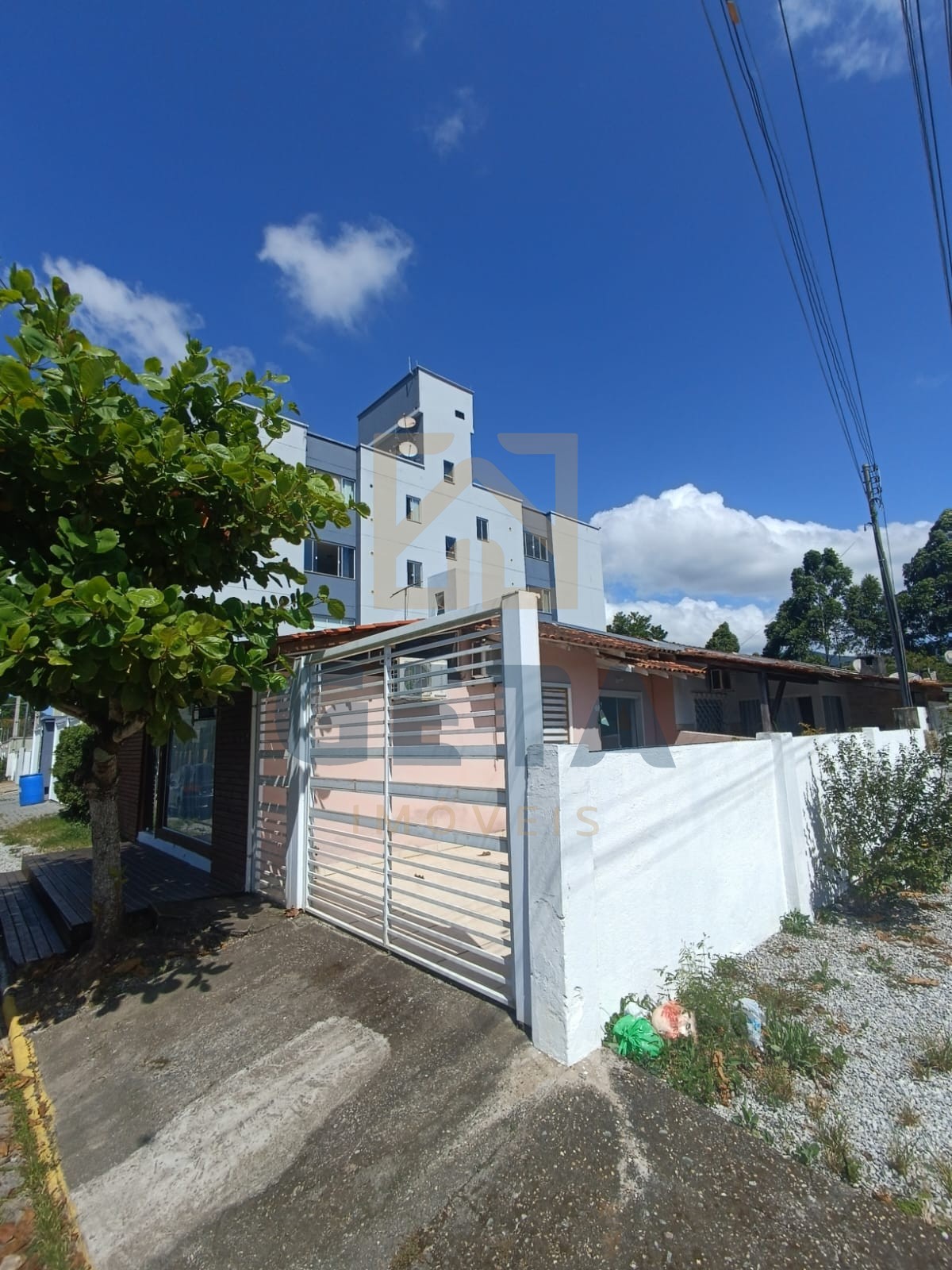 🏡 Ótima oportunidade! Casa à venda no Centro de Camboriú – Residencial Bernardes 🏡